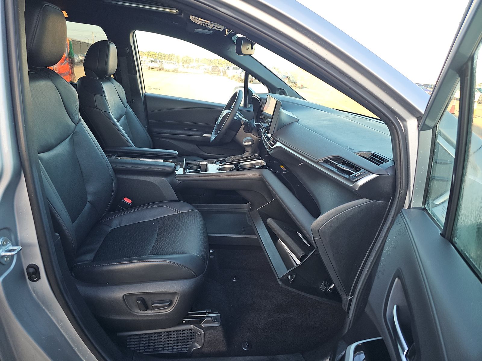 2025 Toyota Sienna Limited FWD