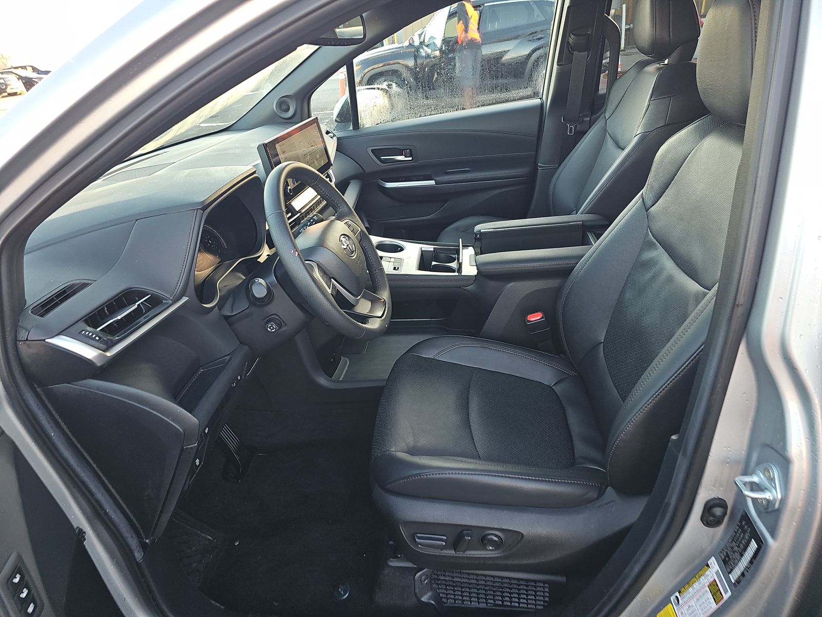 2025 Toyota Sienna Limited FWD