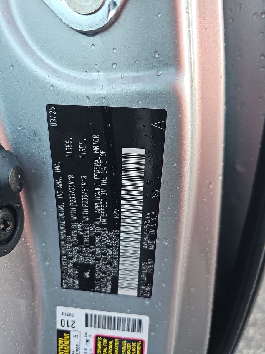 2025 Toyota Sienna Limited FWD