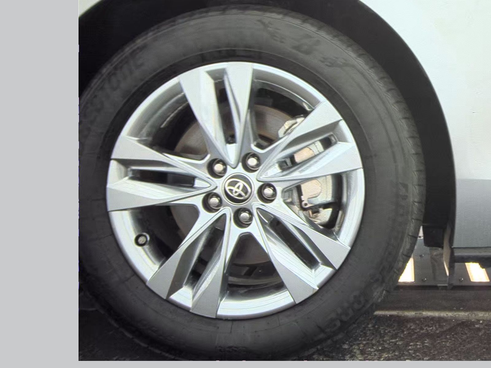 2025 Toyota Sienna Limited FWD