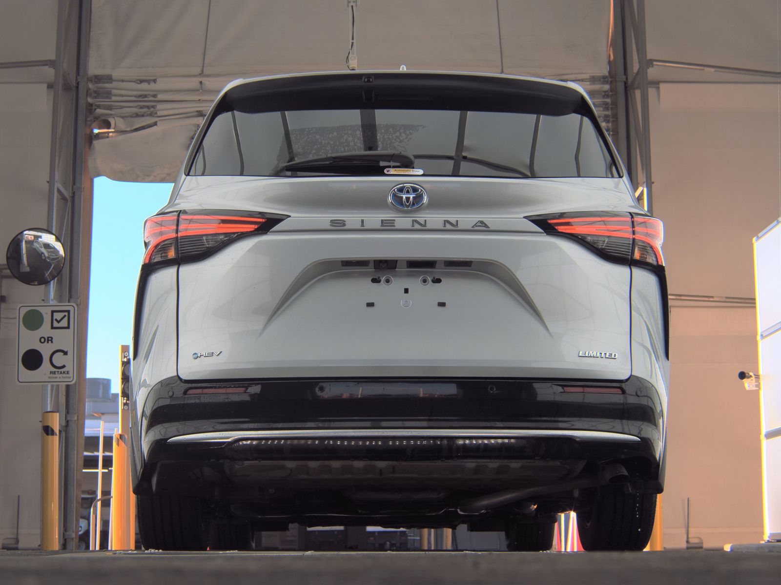 2025 Toyota Sienna Limited FWD