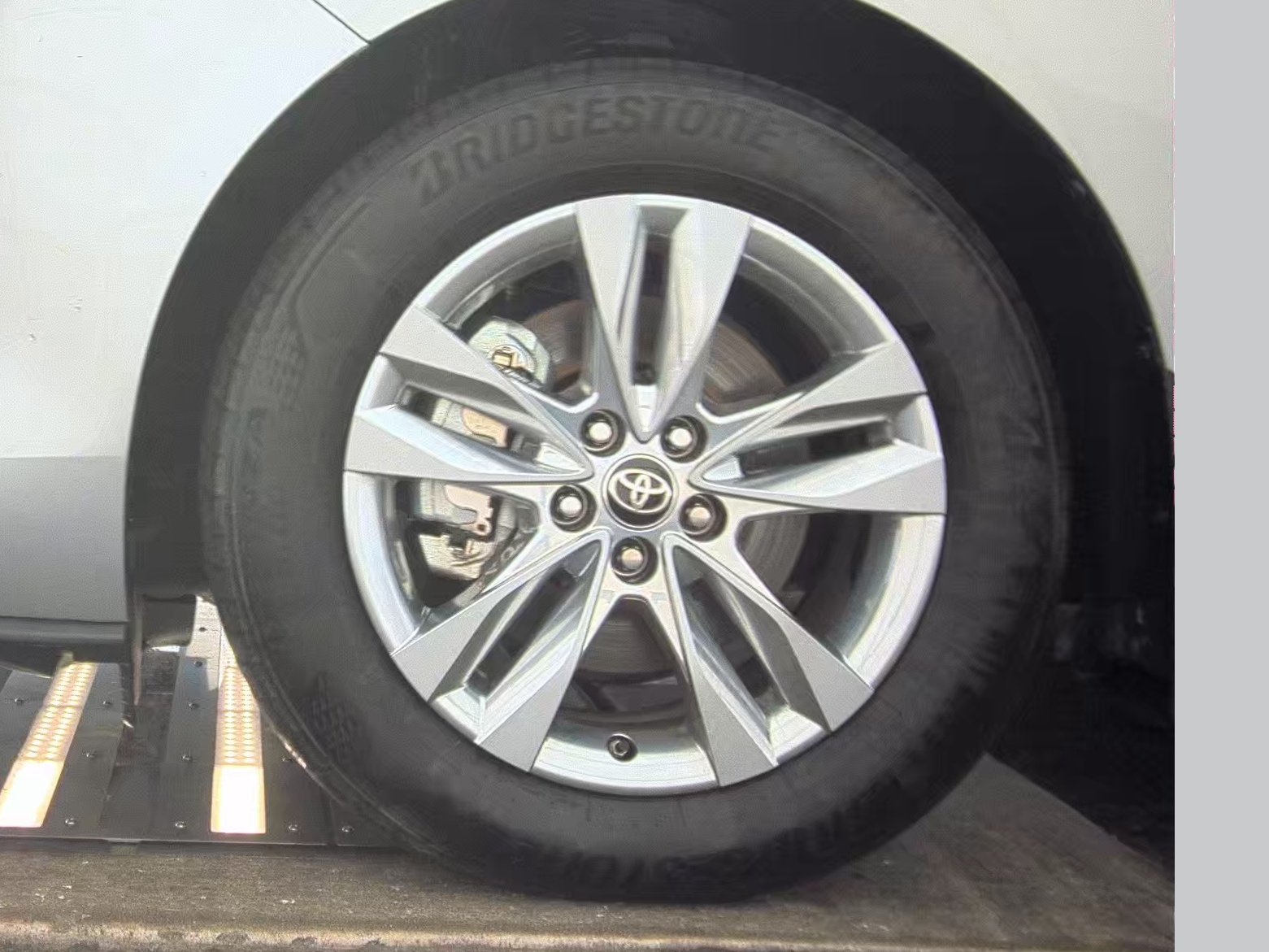 2025 Toyota Sienna Limited FWD