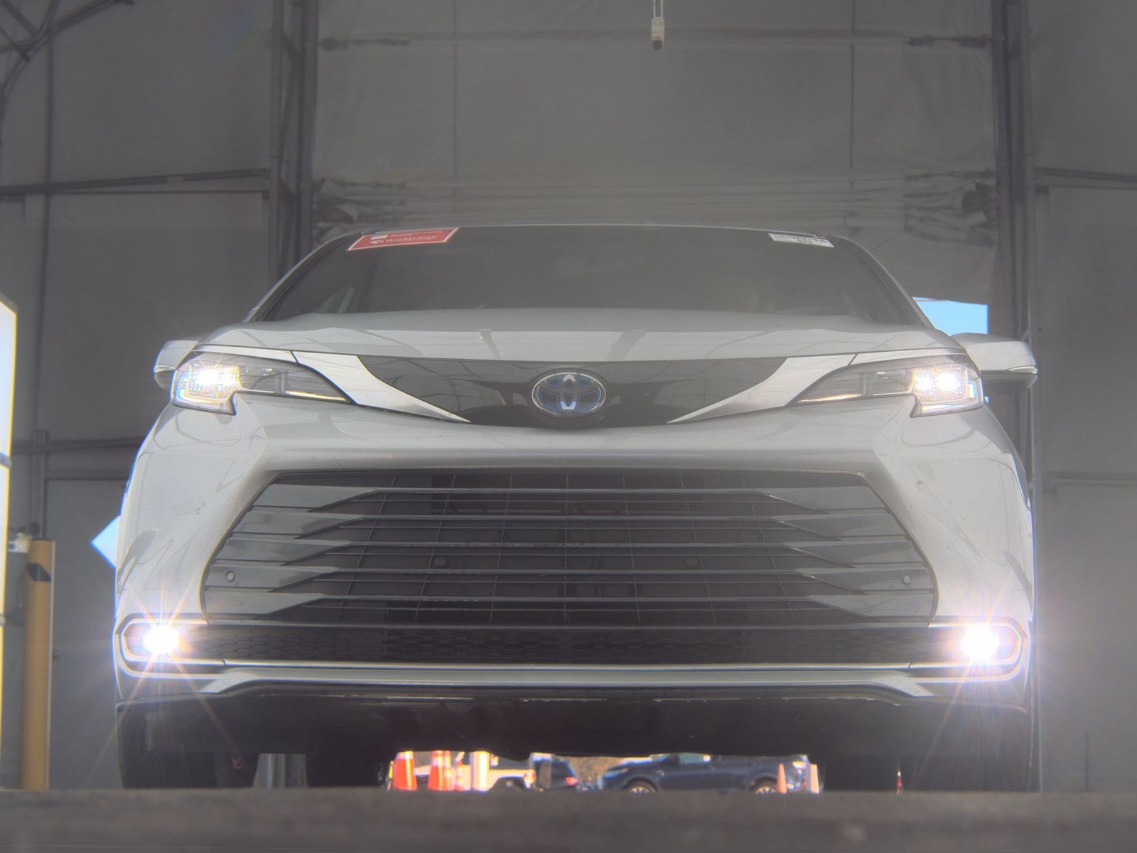 2025 Toyota Sienna Limited FWD