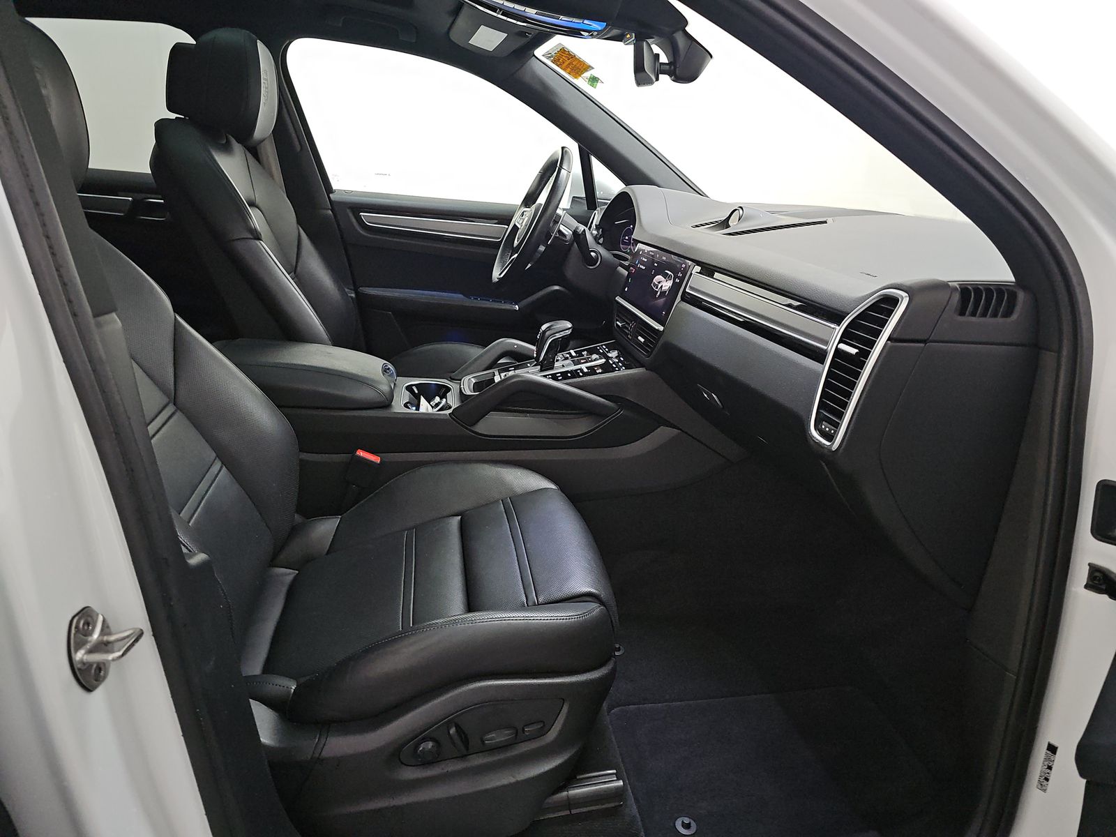 2022 Porsche Cayenne Platinum Edition AWD