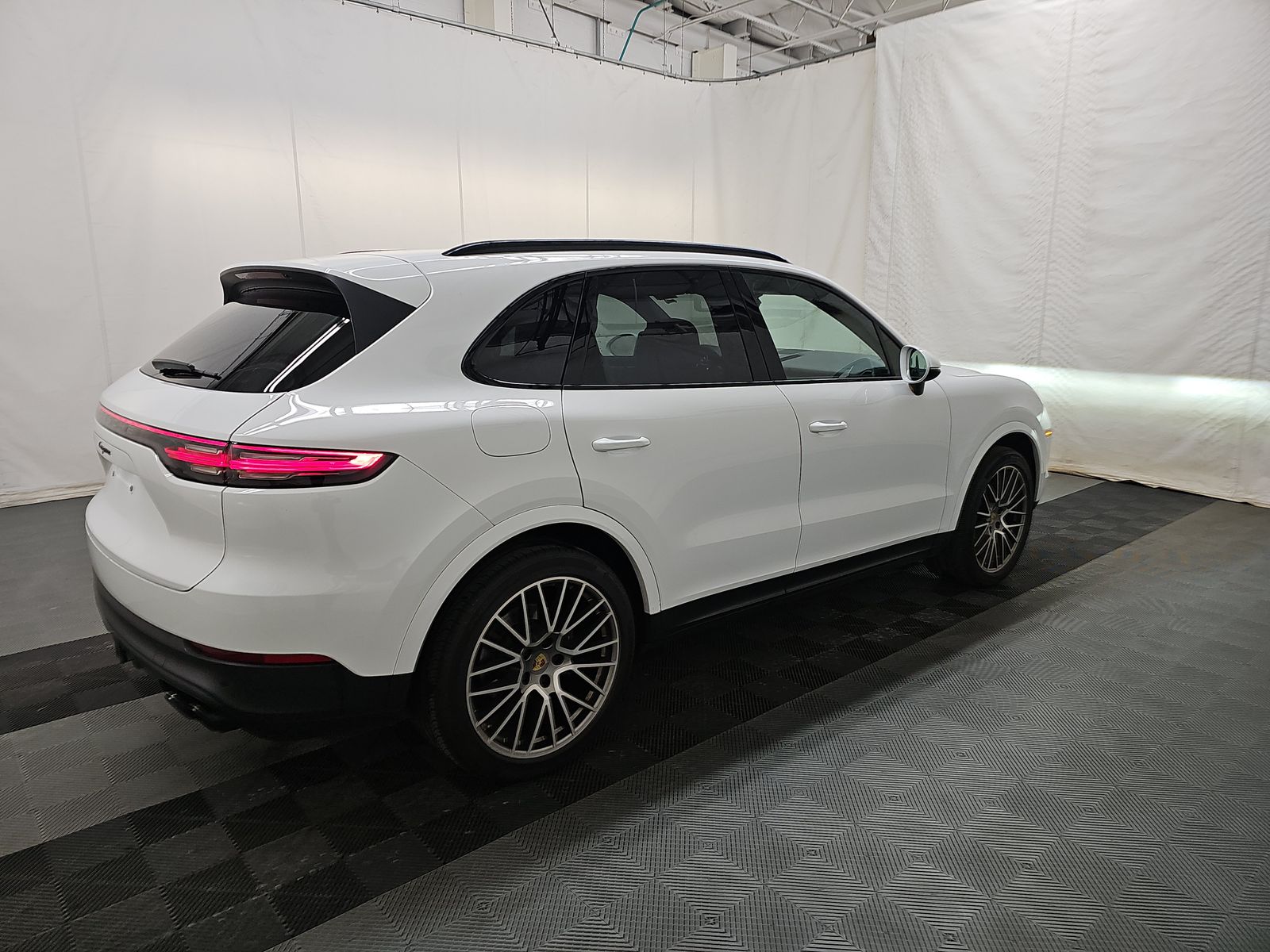 2022 Porsche Cayenne Platinum Edition AWD