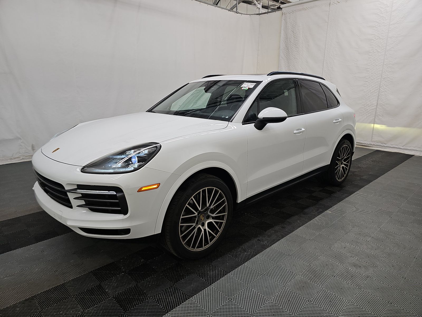 2022 Porsche Cayenne Platinum Edition AWD