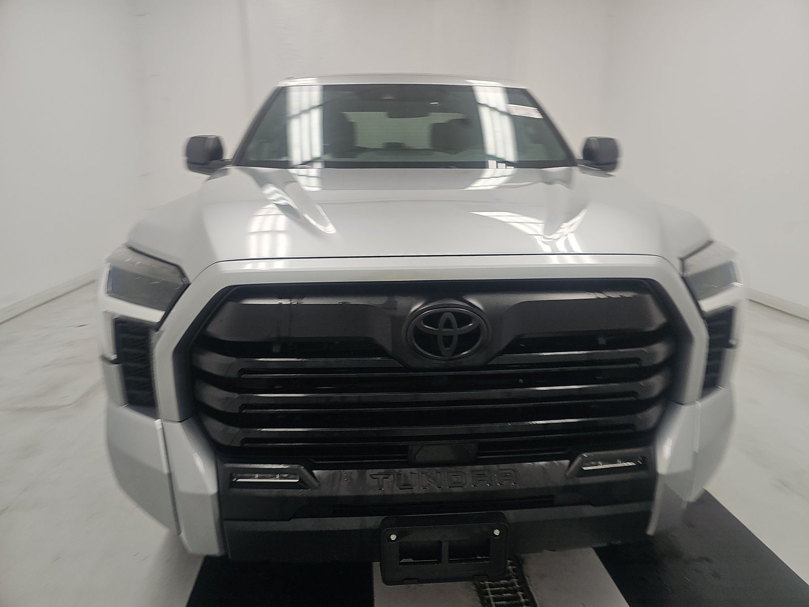 2025 Toyota Tundra SR5 AWD