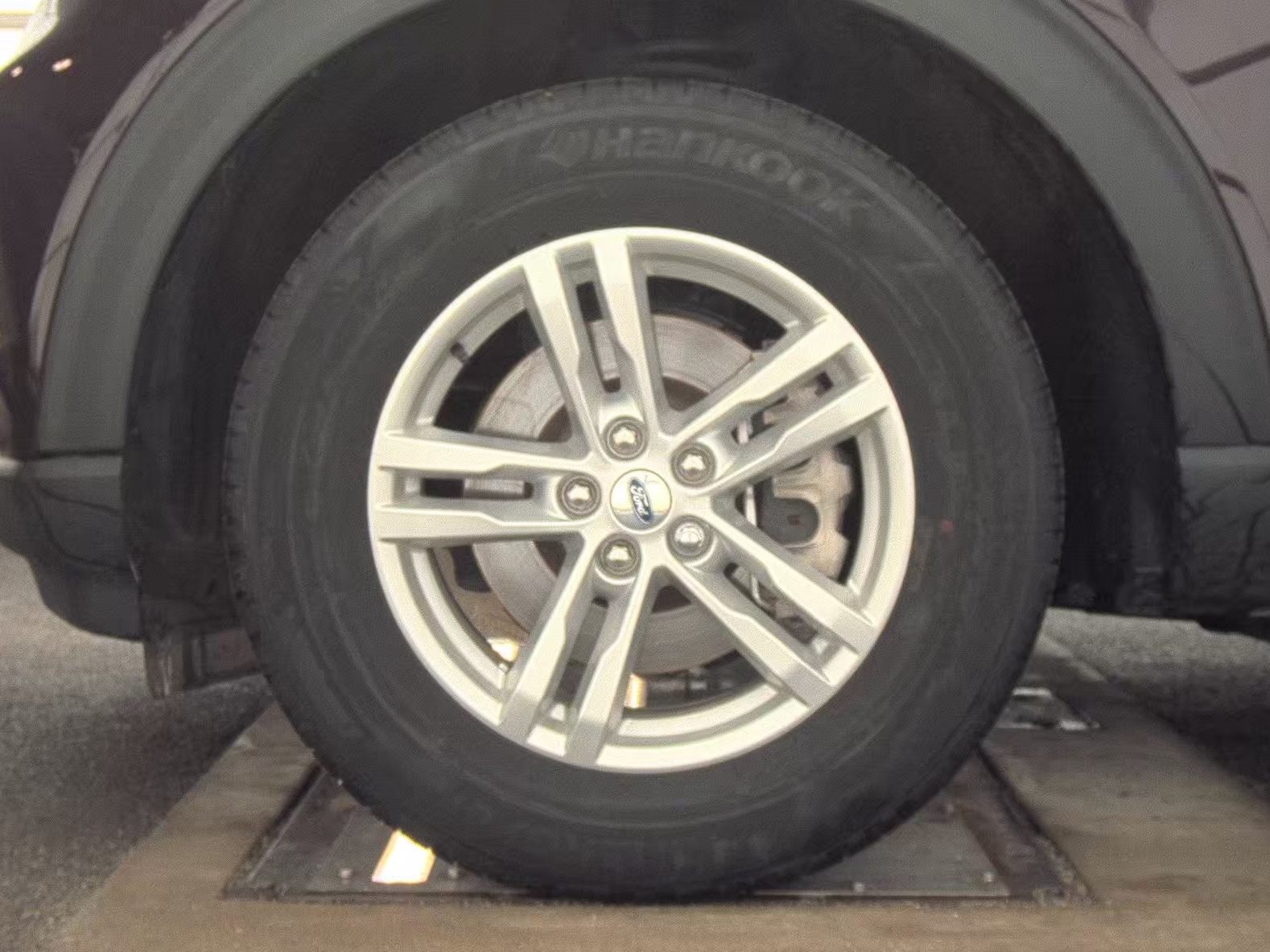 2023 Ford Explorer XLT AWD