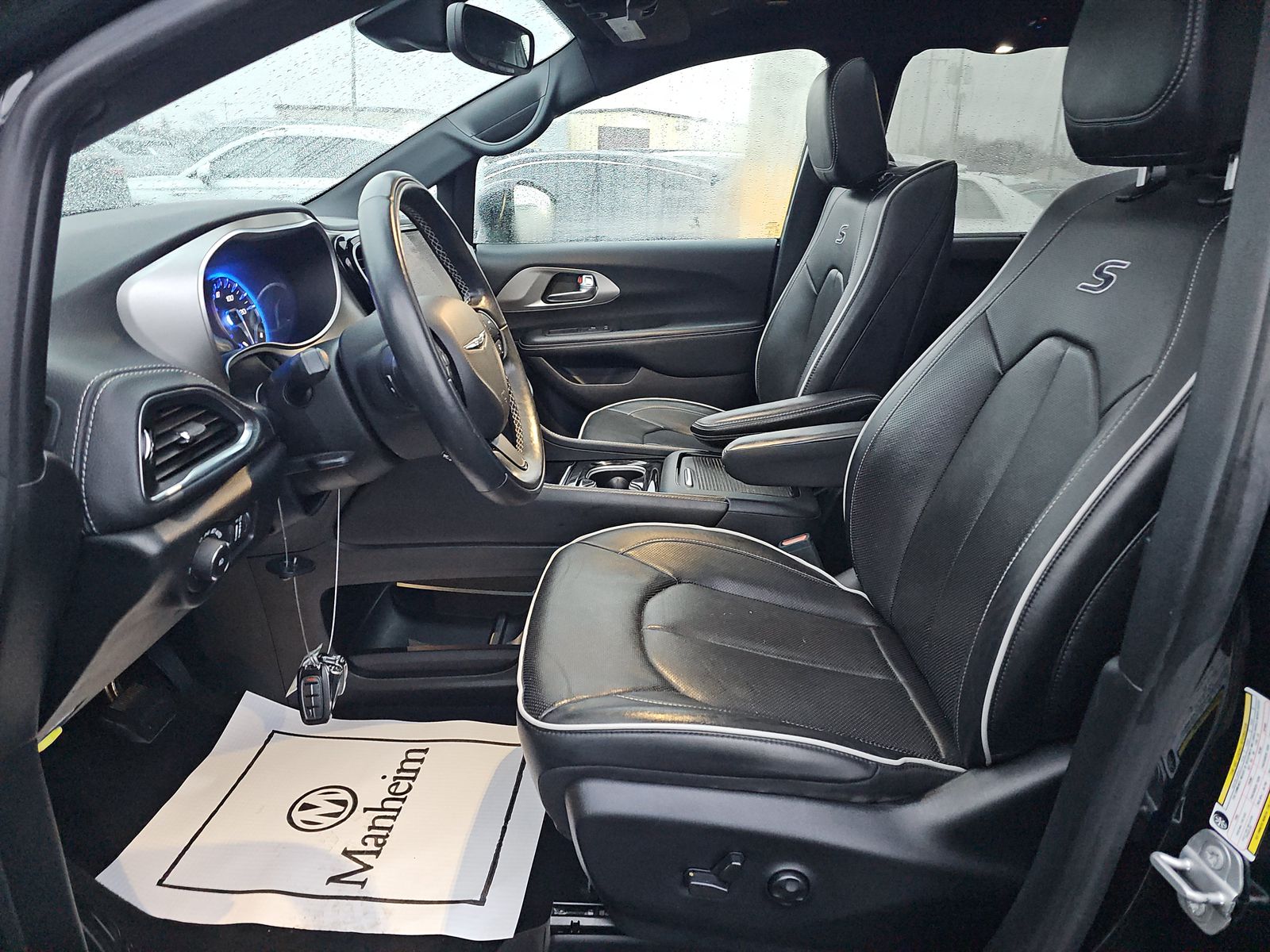 2022 Chrysler Pacifica Limited FWD