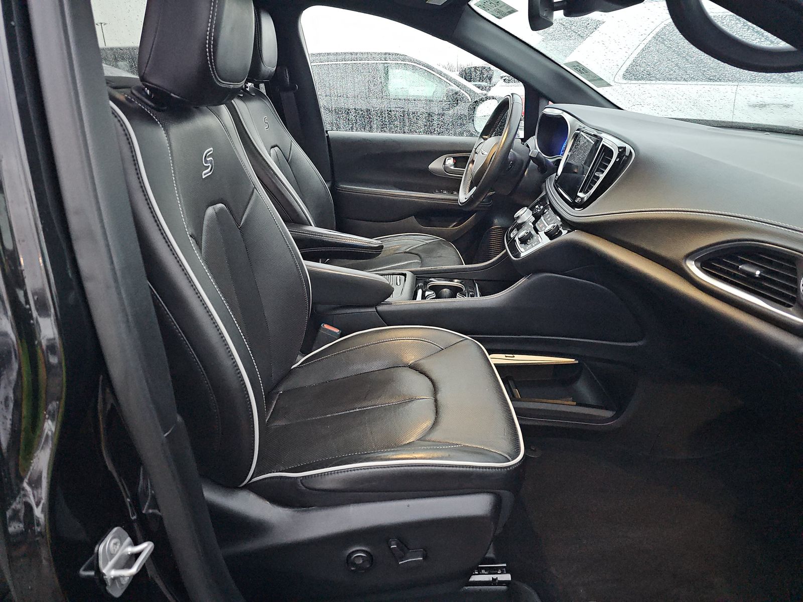 2022 Chrysler Pacifica Limited FWD