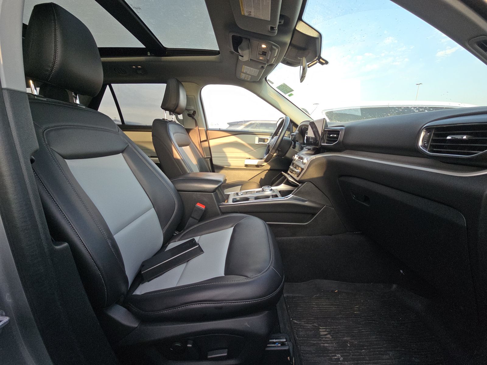 2023 Ford Explorer XLT AWD