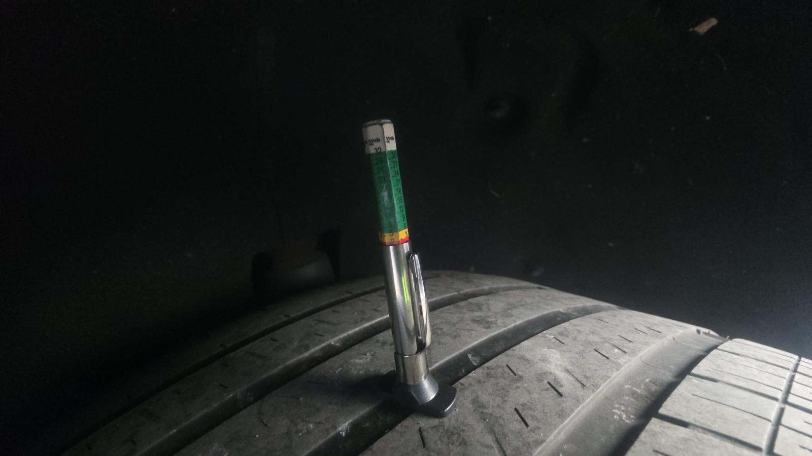 2023 Porsche Macan Base AWD