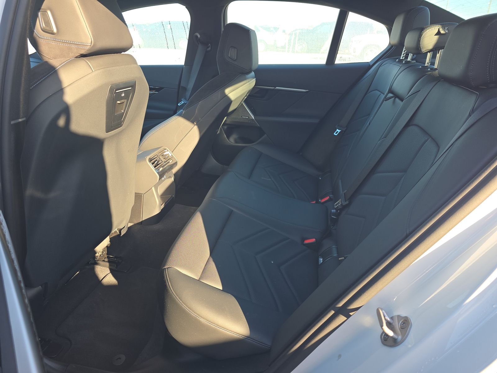 2025 BMW 5 Series 530i RWD