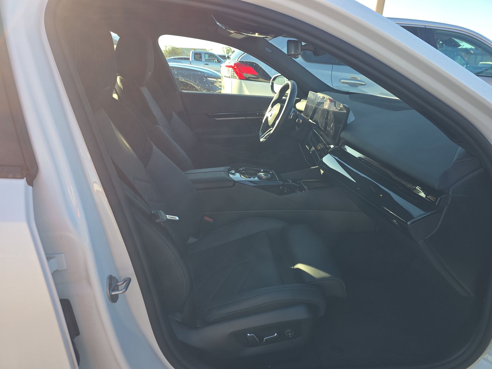 2025 BMW 5 Series 530i RWD