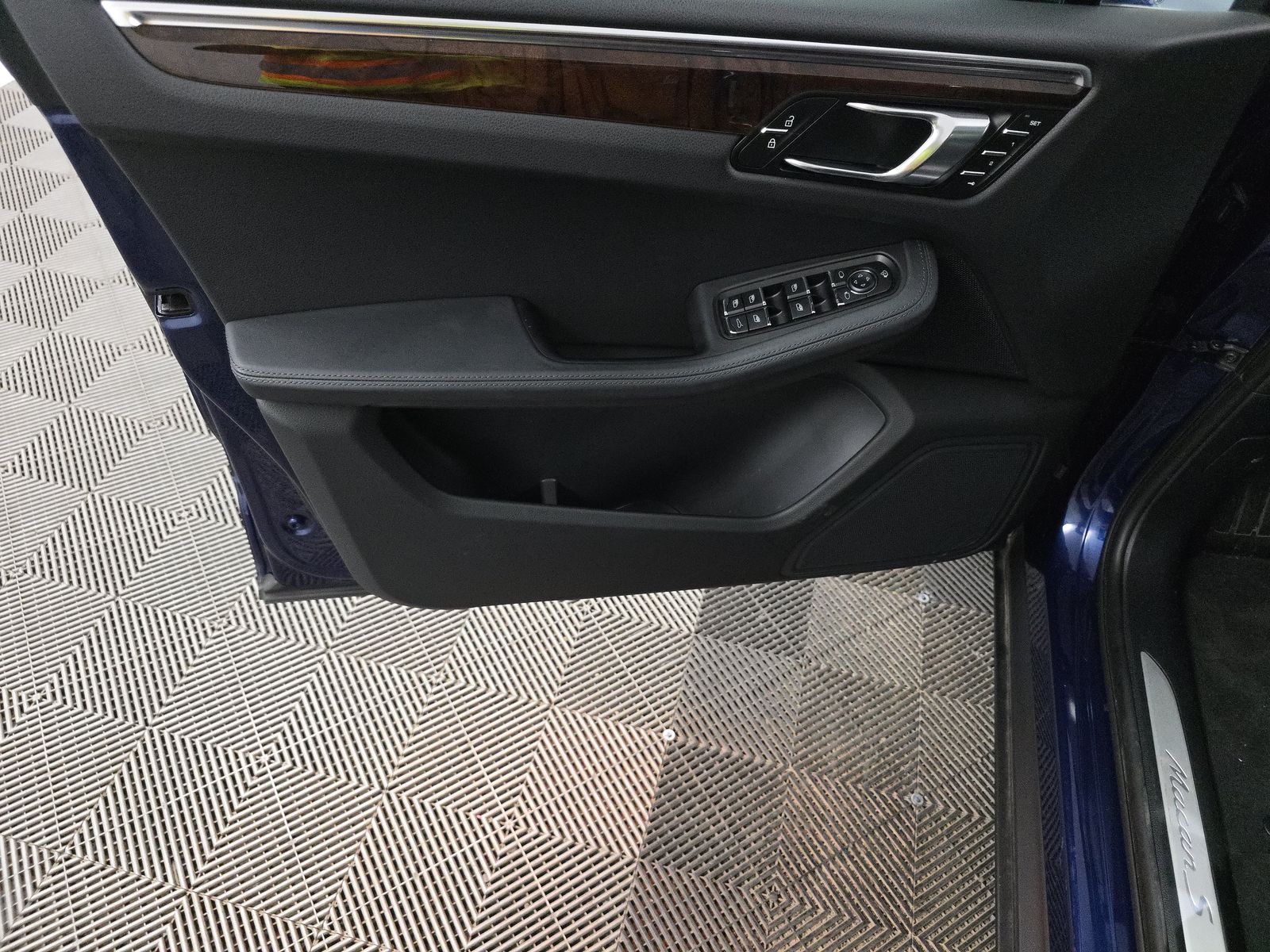 2023 Porsche Macan S AWD