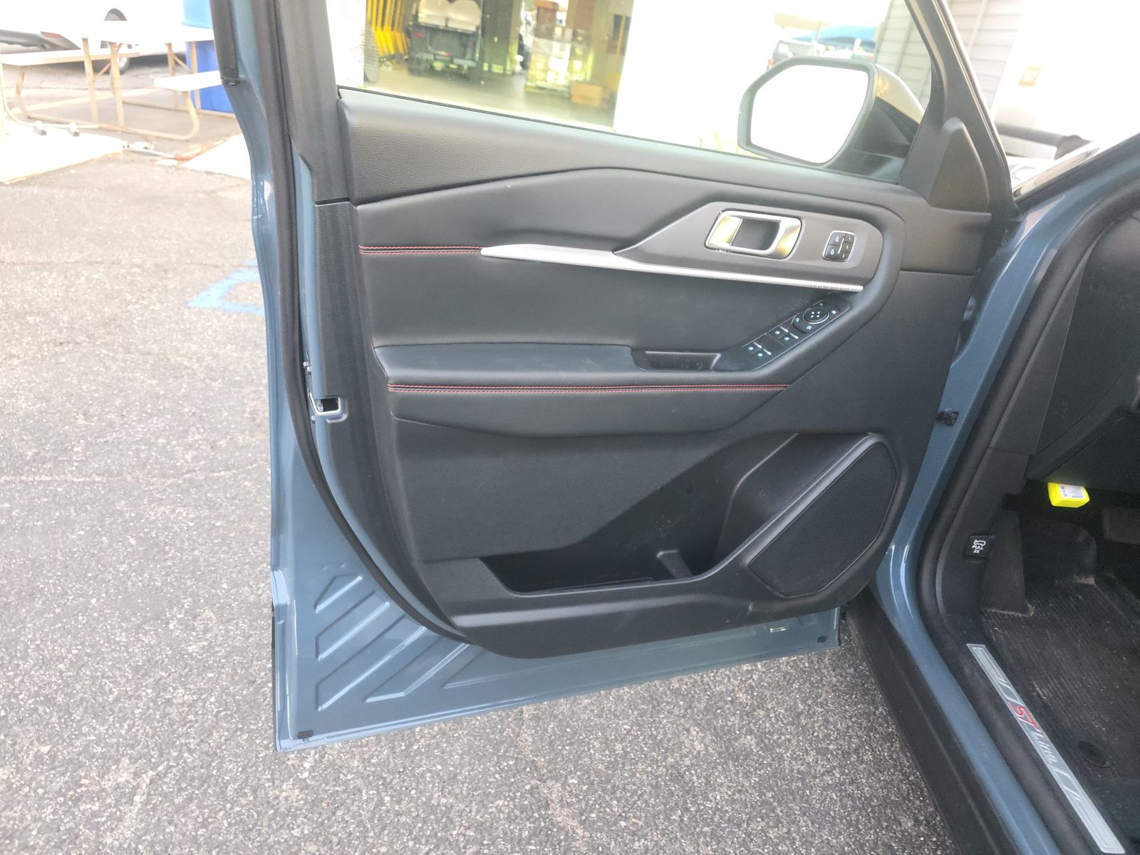 2025 Ford Explorer ST-Line FWD