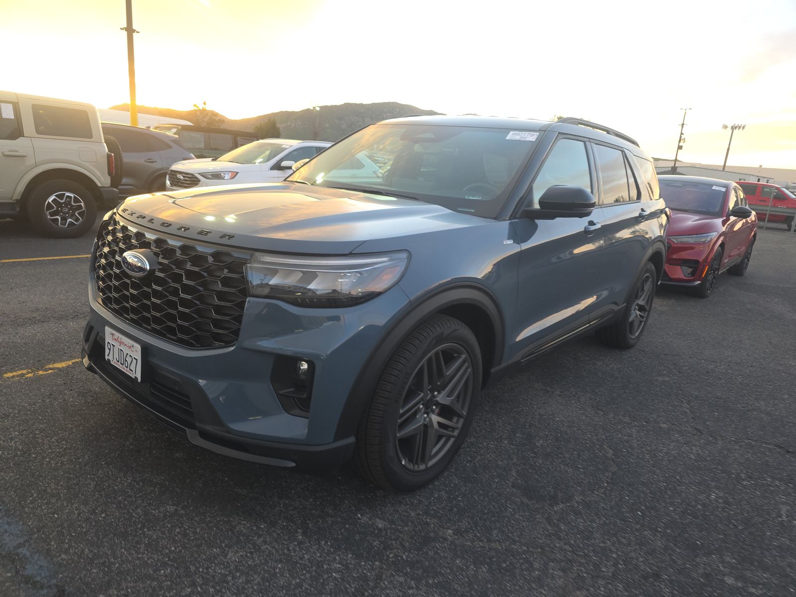 2025 Ford Explorer ST-Line FWD