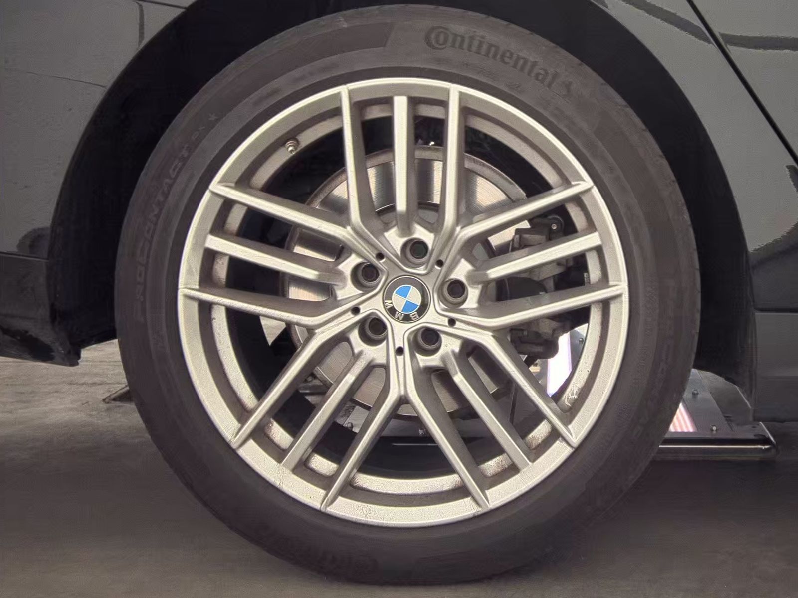 2025 BMW 5 Series 530i RWD