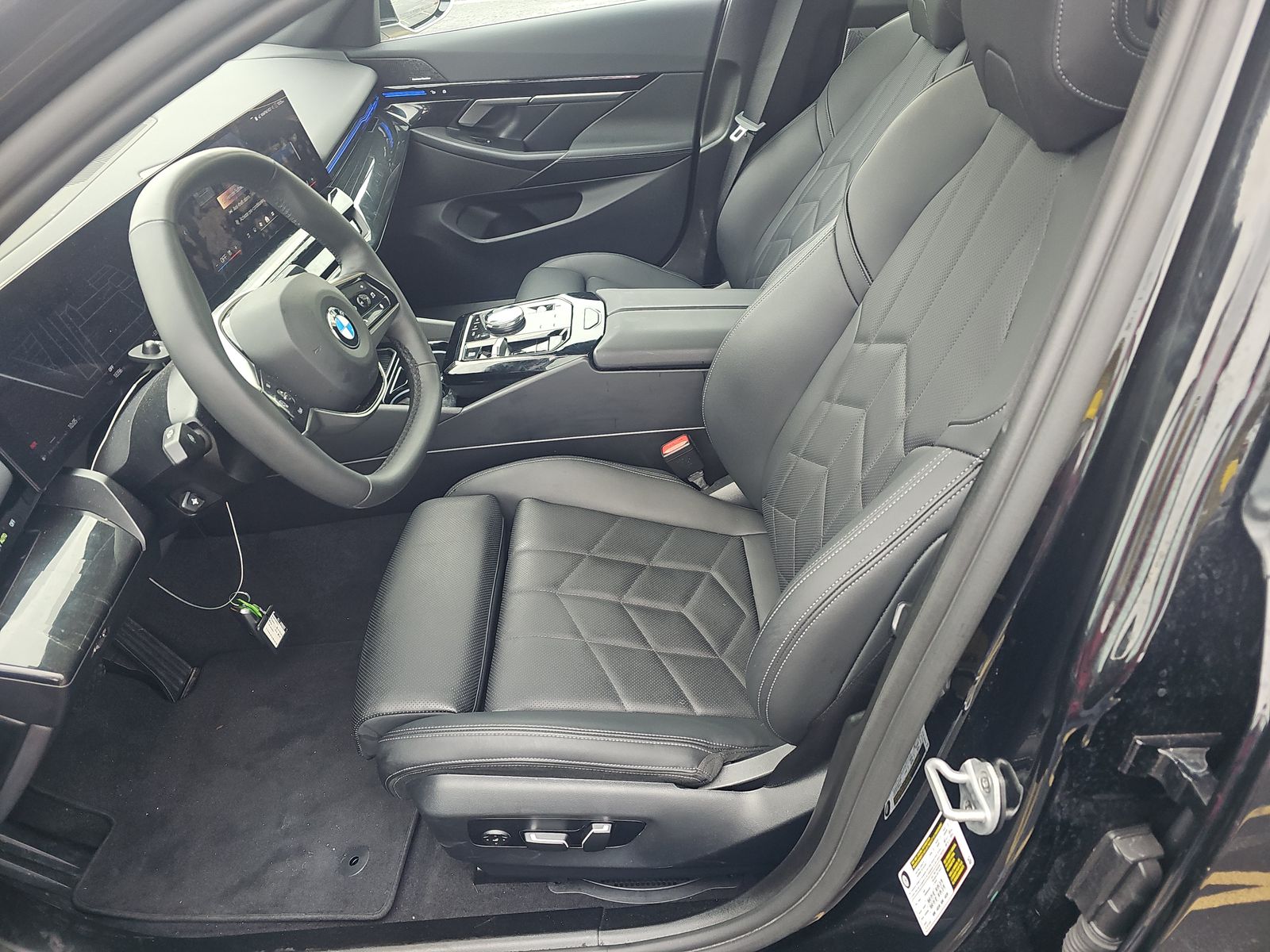 2025 BMW 5 Series 530i RWD