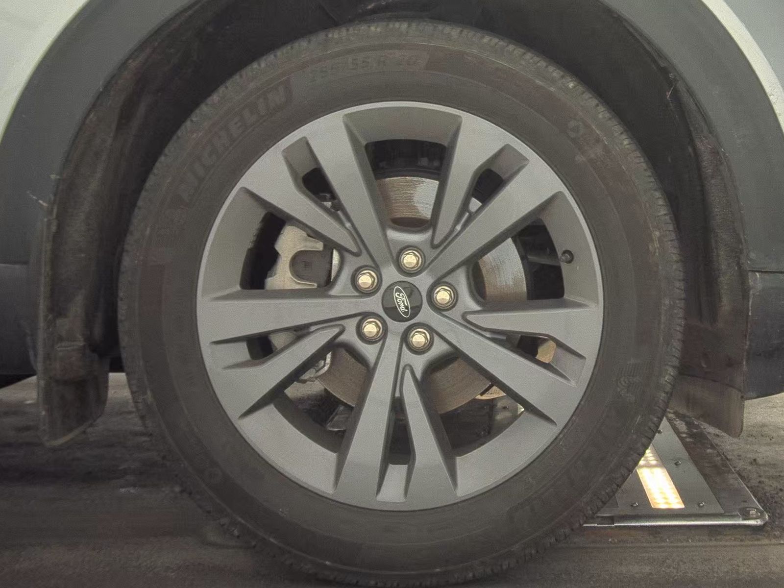 2023 Ford Explorer XLT AWD