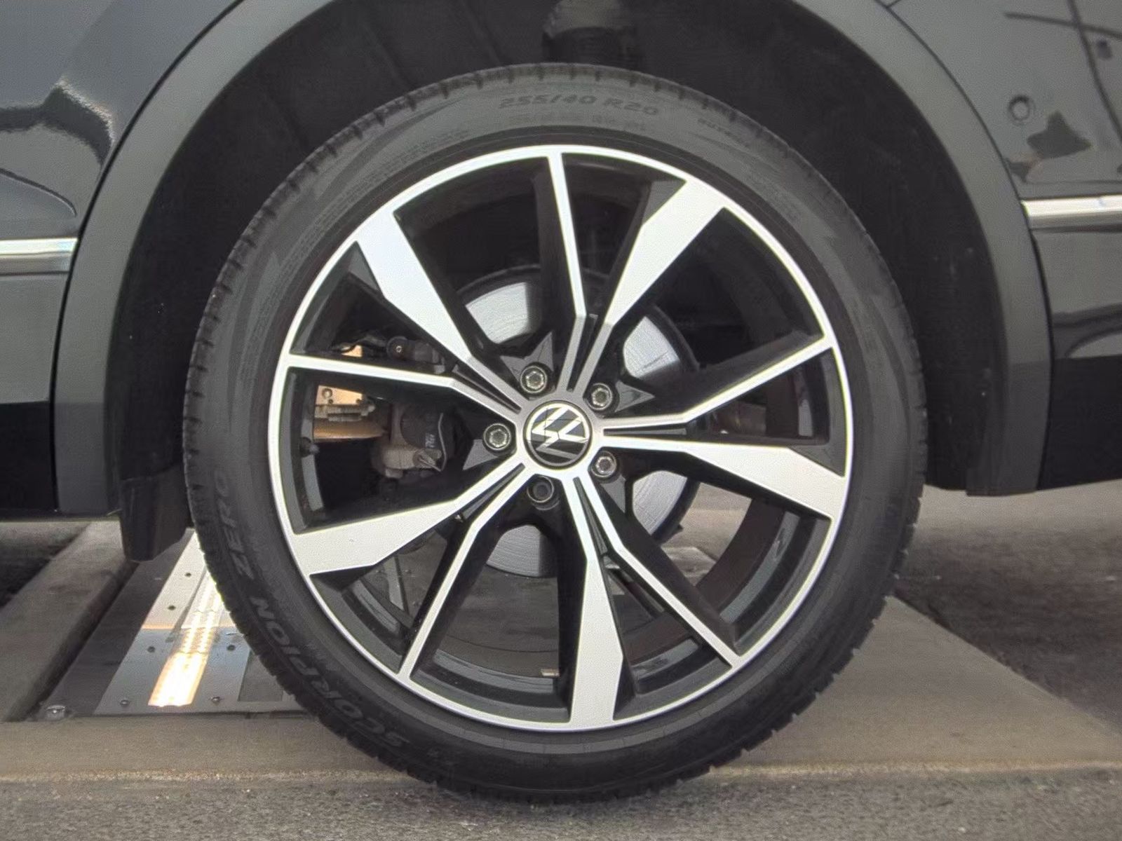 2022 Volkswagen Tiguan 2.0T SEL R-Line AWD