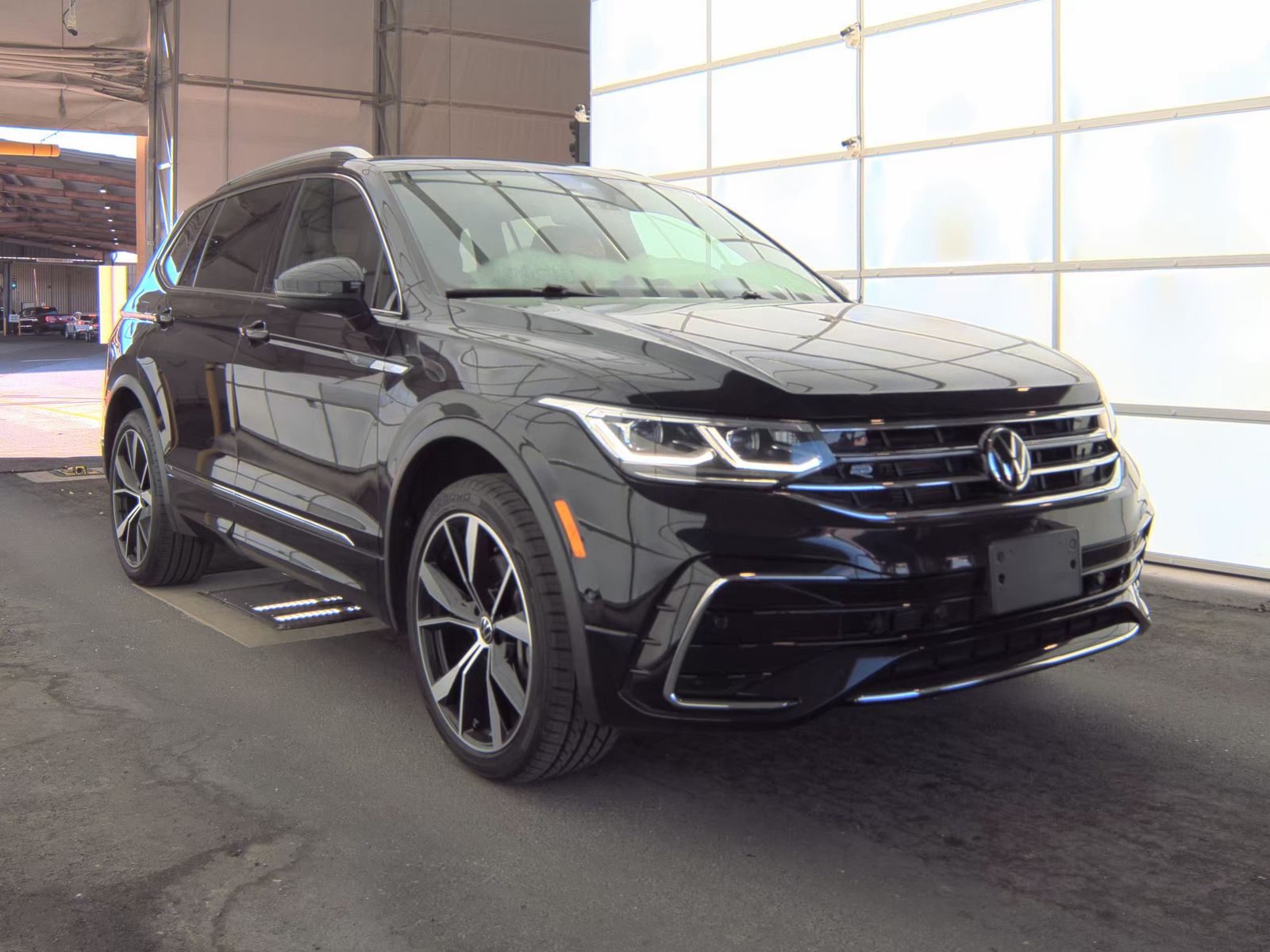 2022 Volkswagen Tiguan 2.0T SEL R-Line AWD