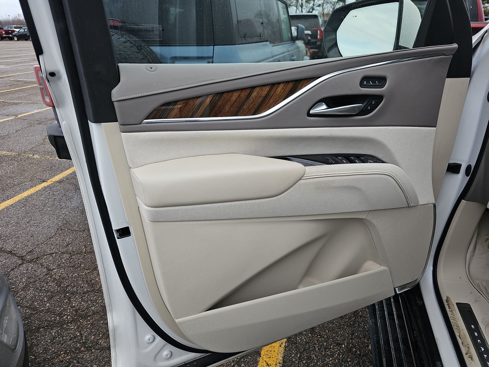 2023 Cadillac Escalade Premium Luxury Platinum AWD