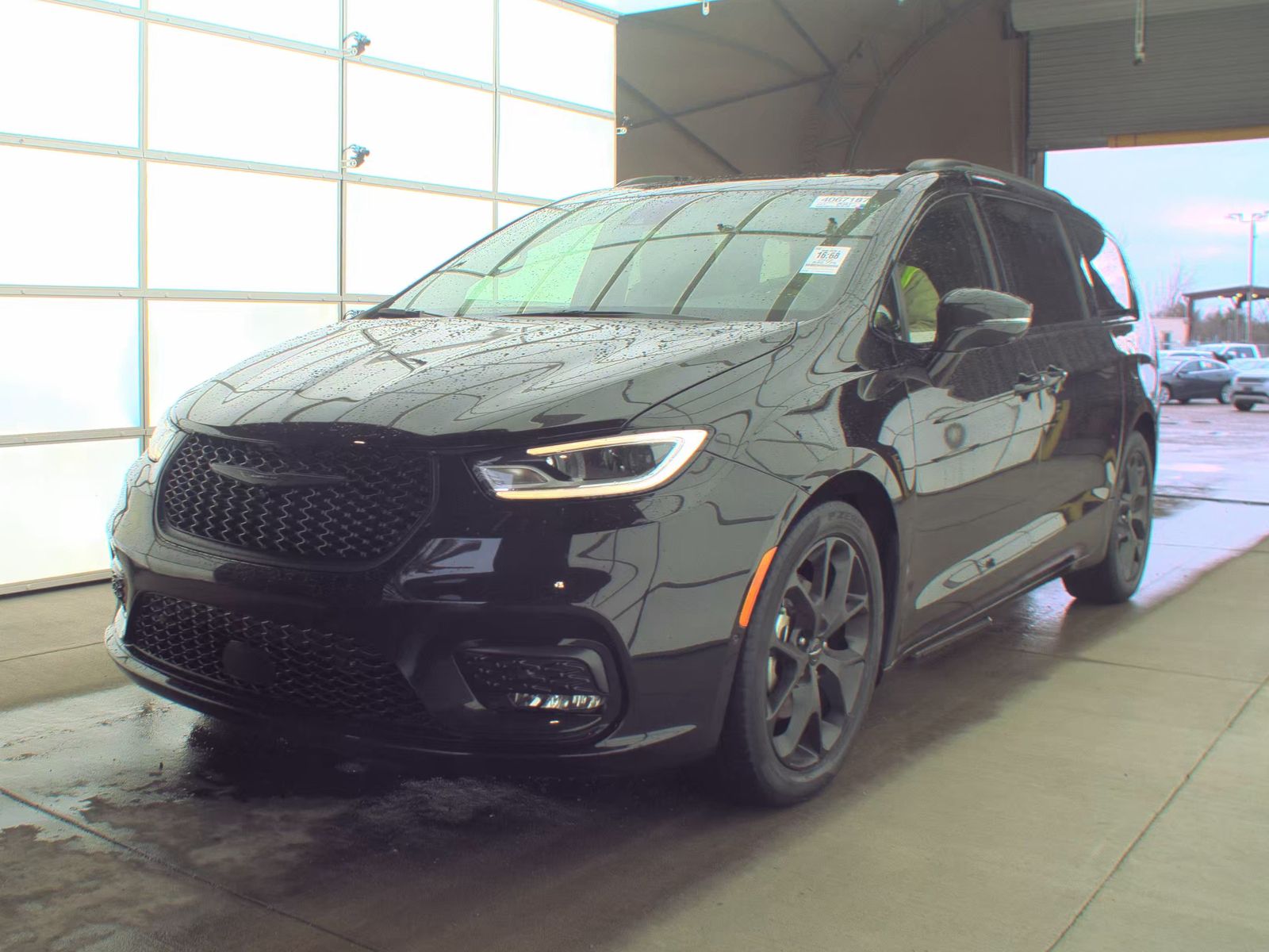 2022 Chrysler Pacifica Limited FWD
