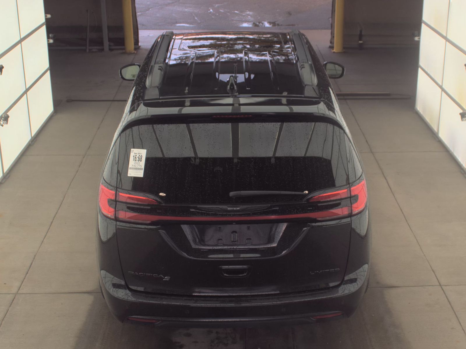 2022 Chrysler Pacifica Limited FWD