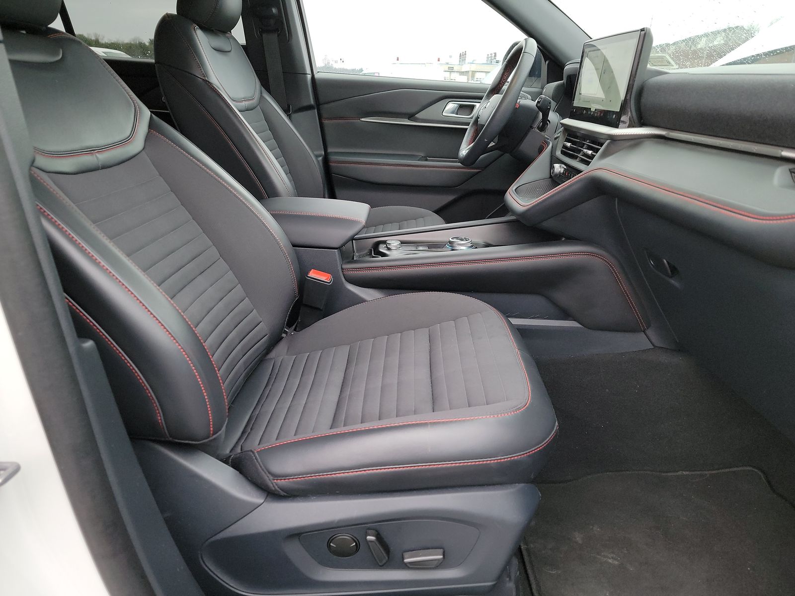 2025 Ford Explorer ST-Line AWD