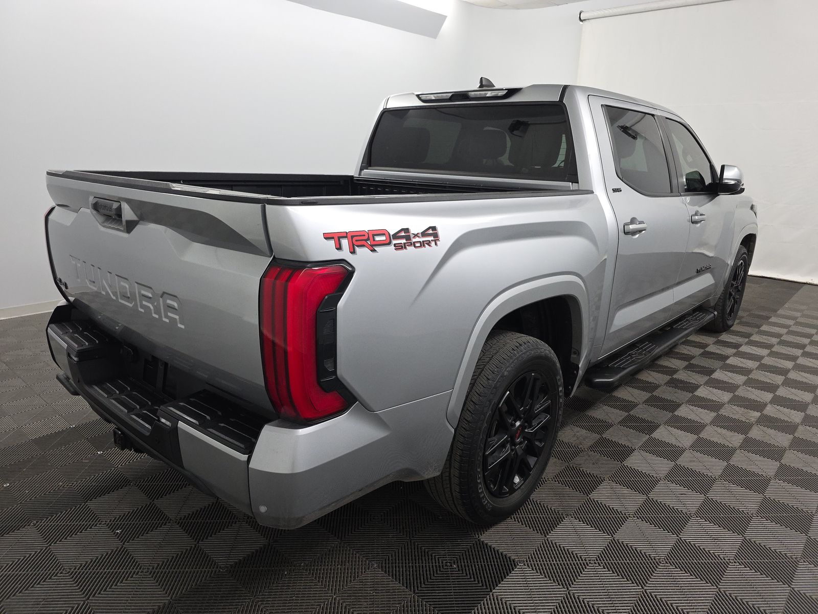 2024 Toyota Tundra SR5 AWD