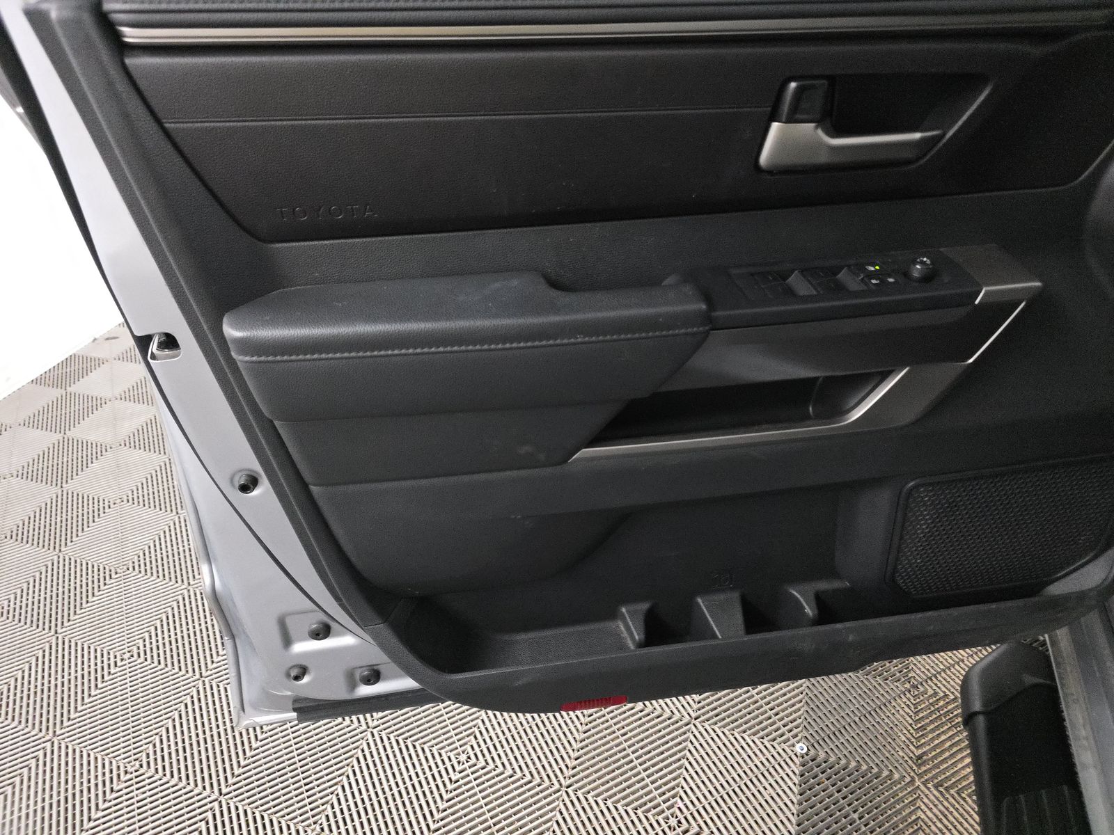 2024 Toyota Tundra SR5 AWD