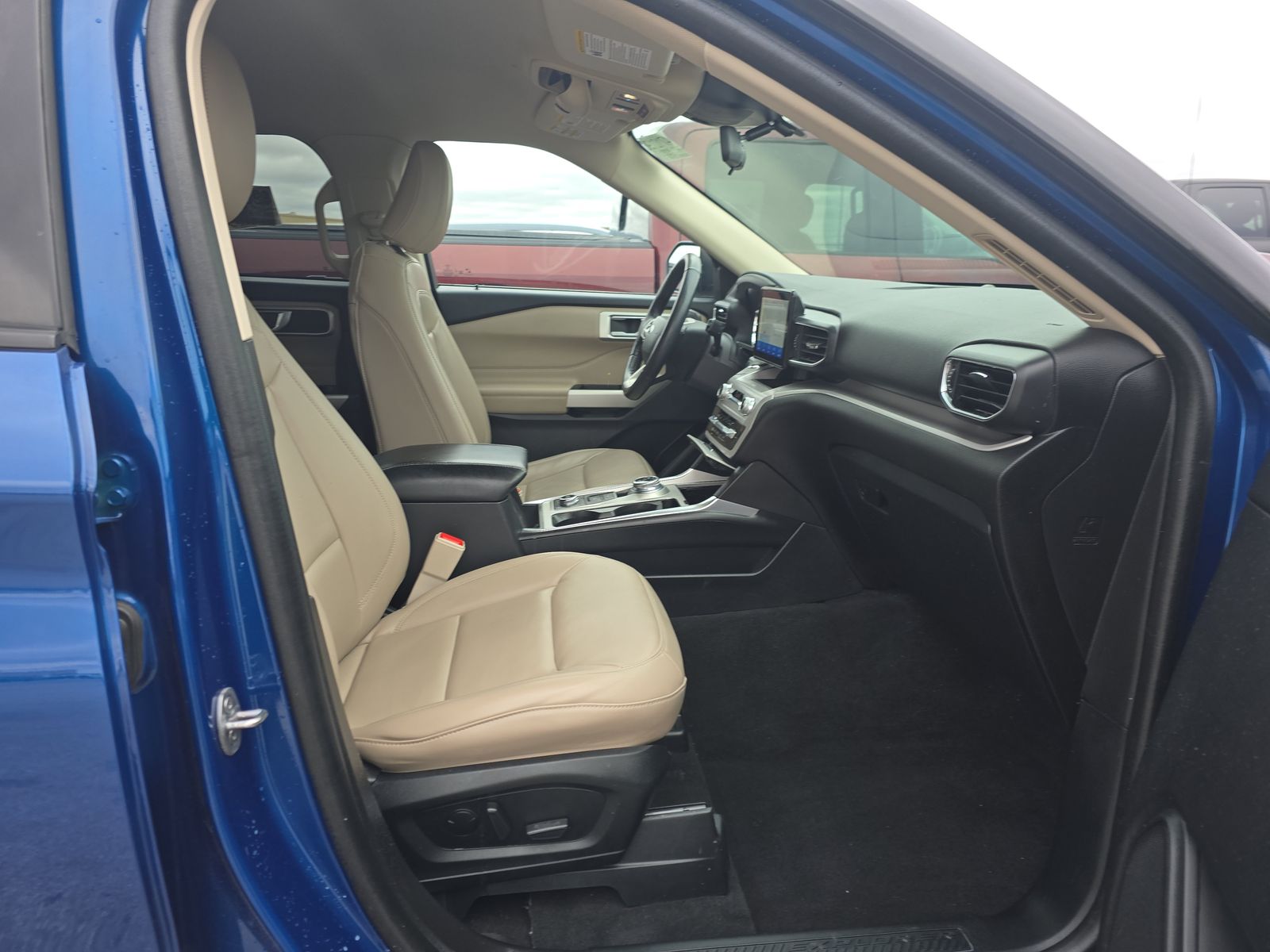 2023 Ford Explorer XLT AWD