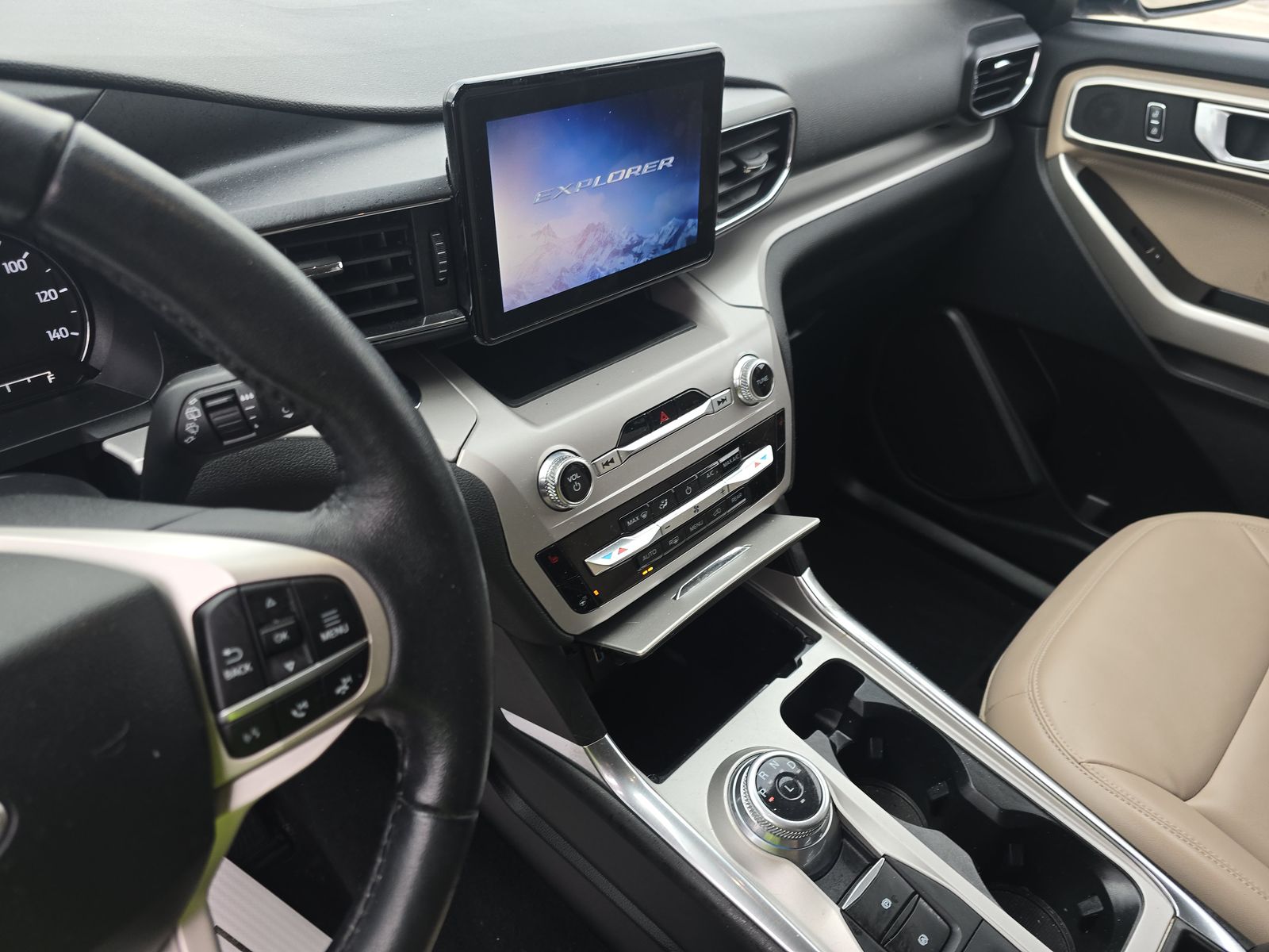 2023 Ford Explorer XLT AWD