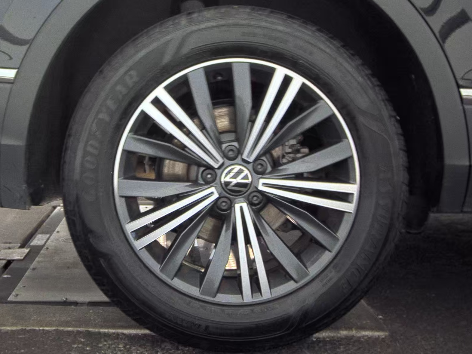 2024 Volkswagen Tiguan 2.0T Wolfsburg Edition FWD