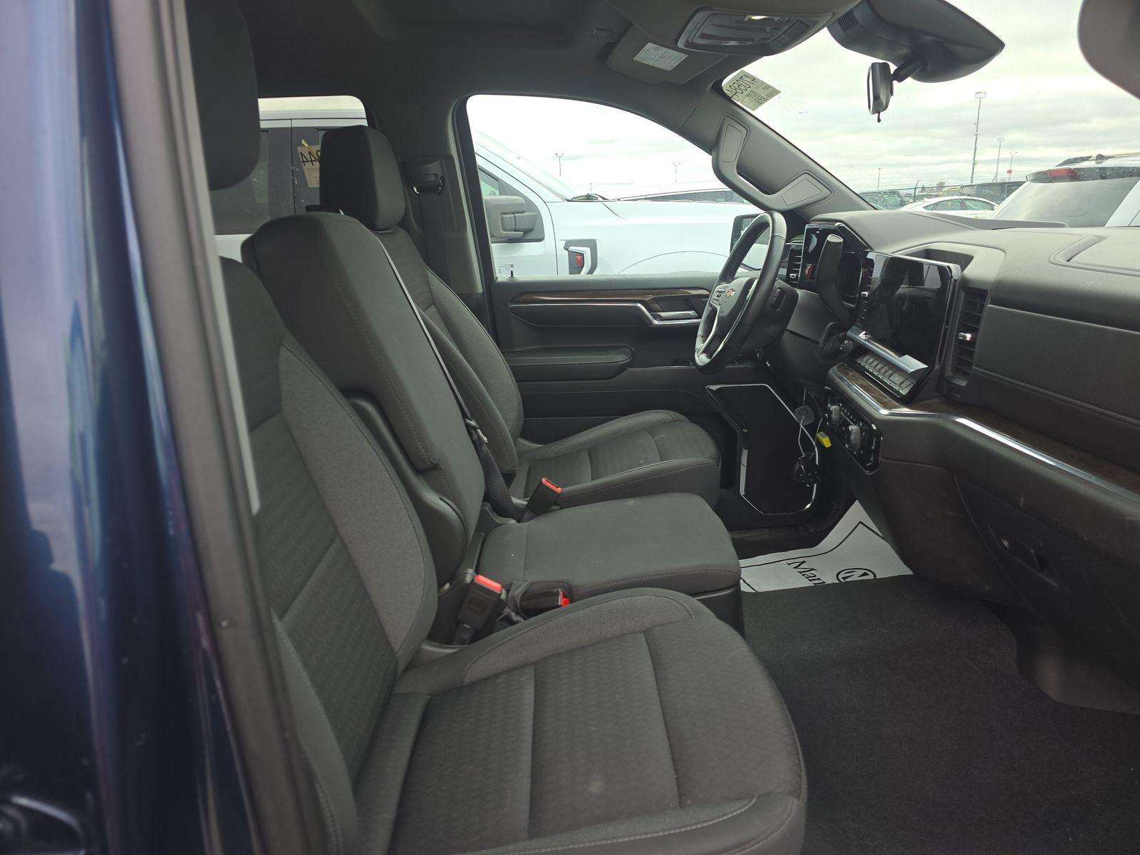 2023 Chevrolet Silverado 1500 LT AWD