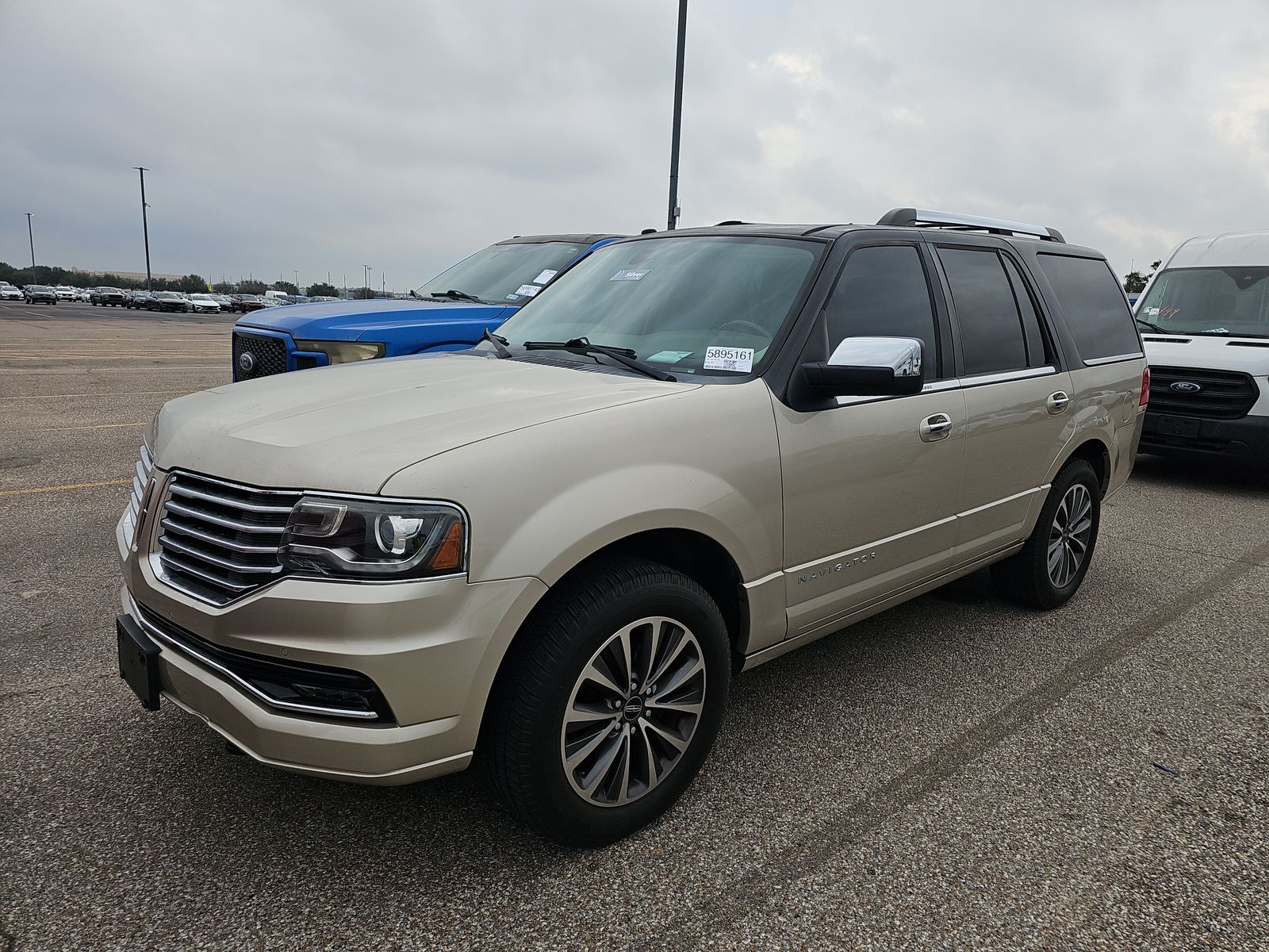 2017 Lincoln Navigator Select RWD