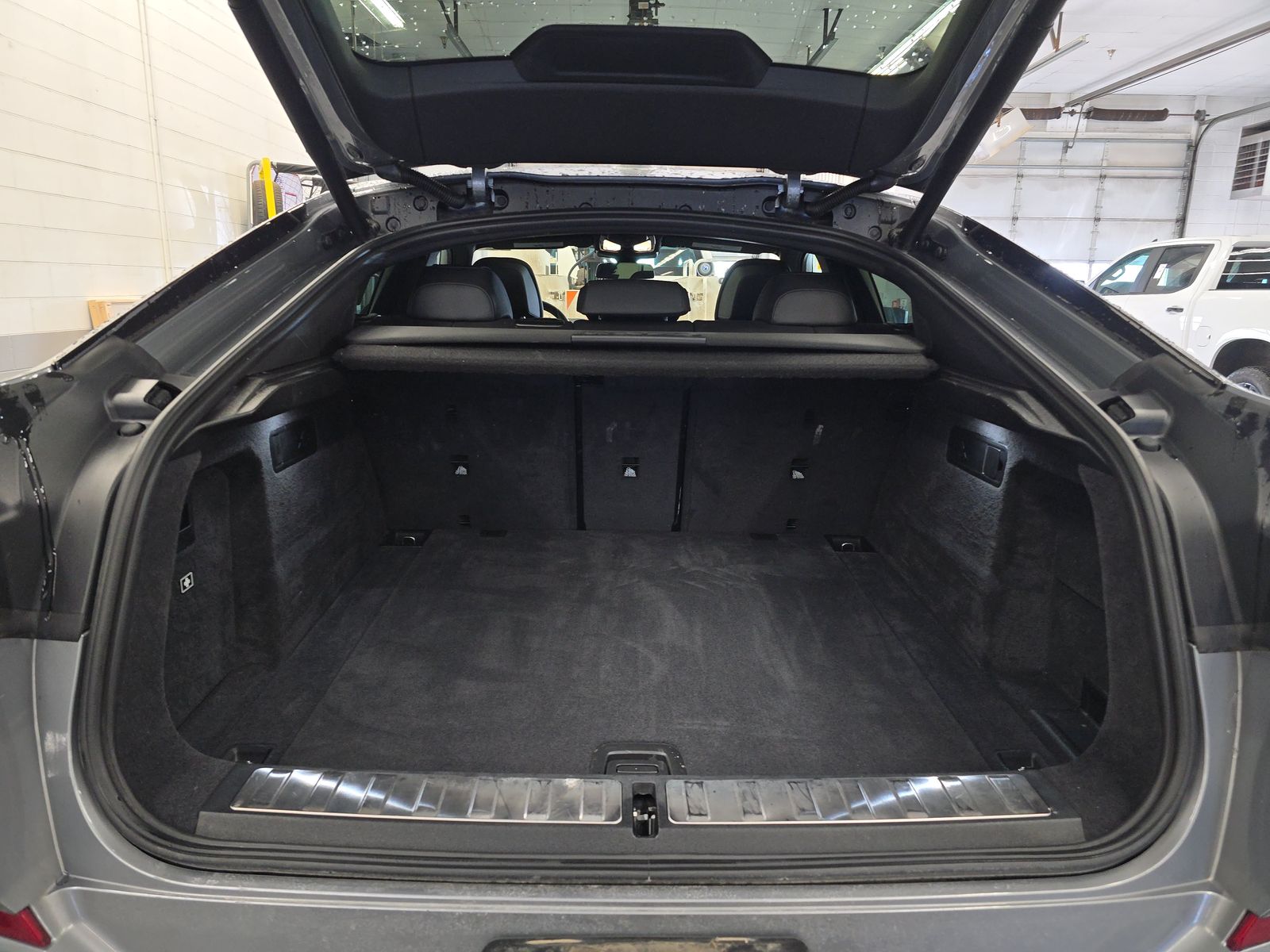 2026 BMW X6 M60i xDrive AWD