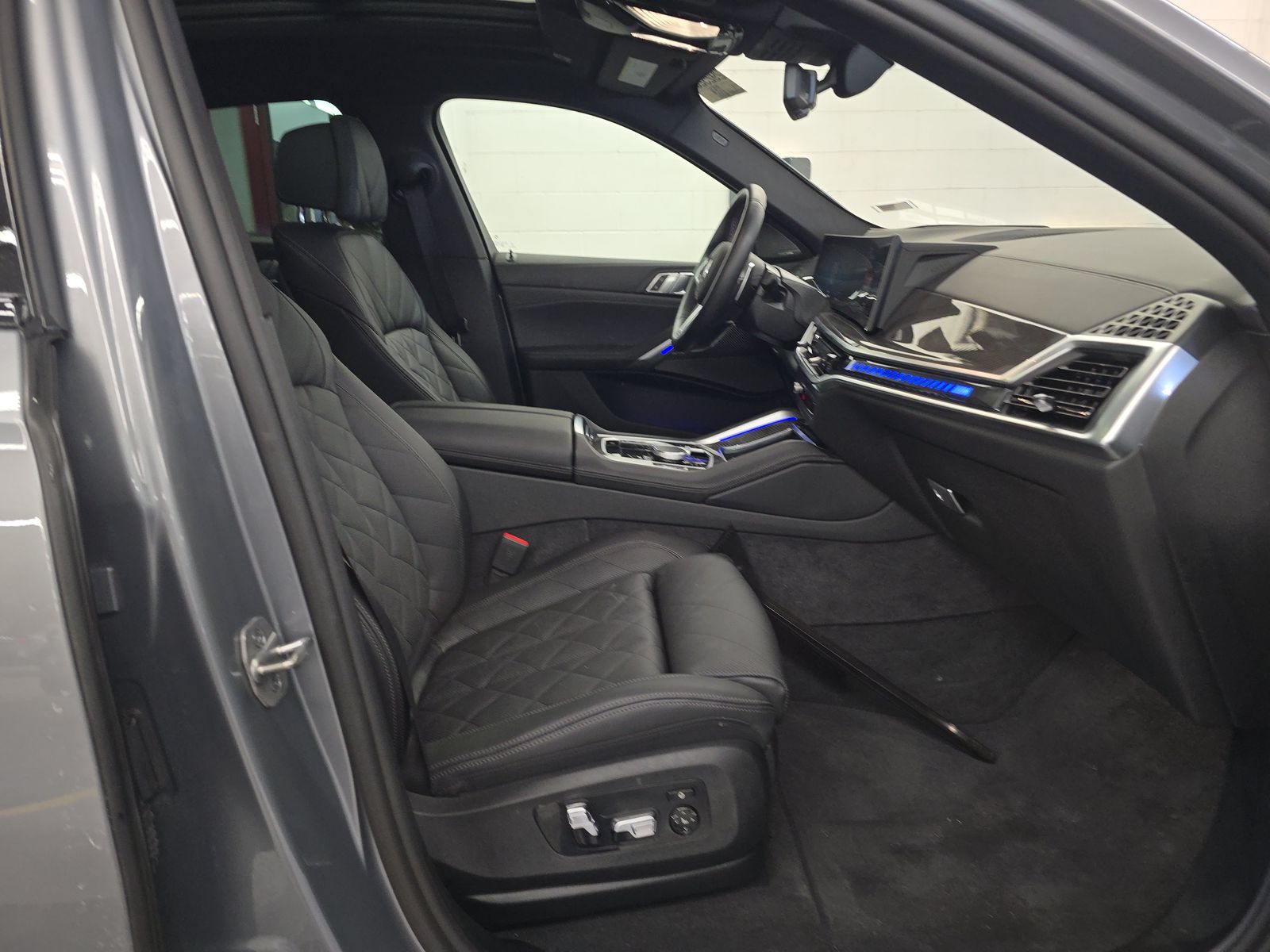 2026 BMW X6 M60i xDrive AWD