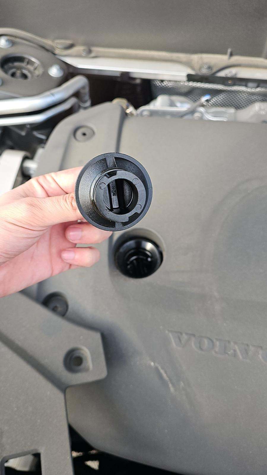 2025 Volvo XC90 B6 Plus AWD