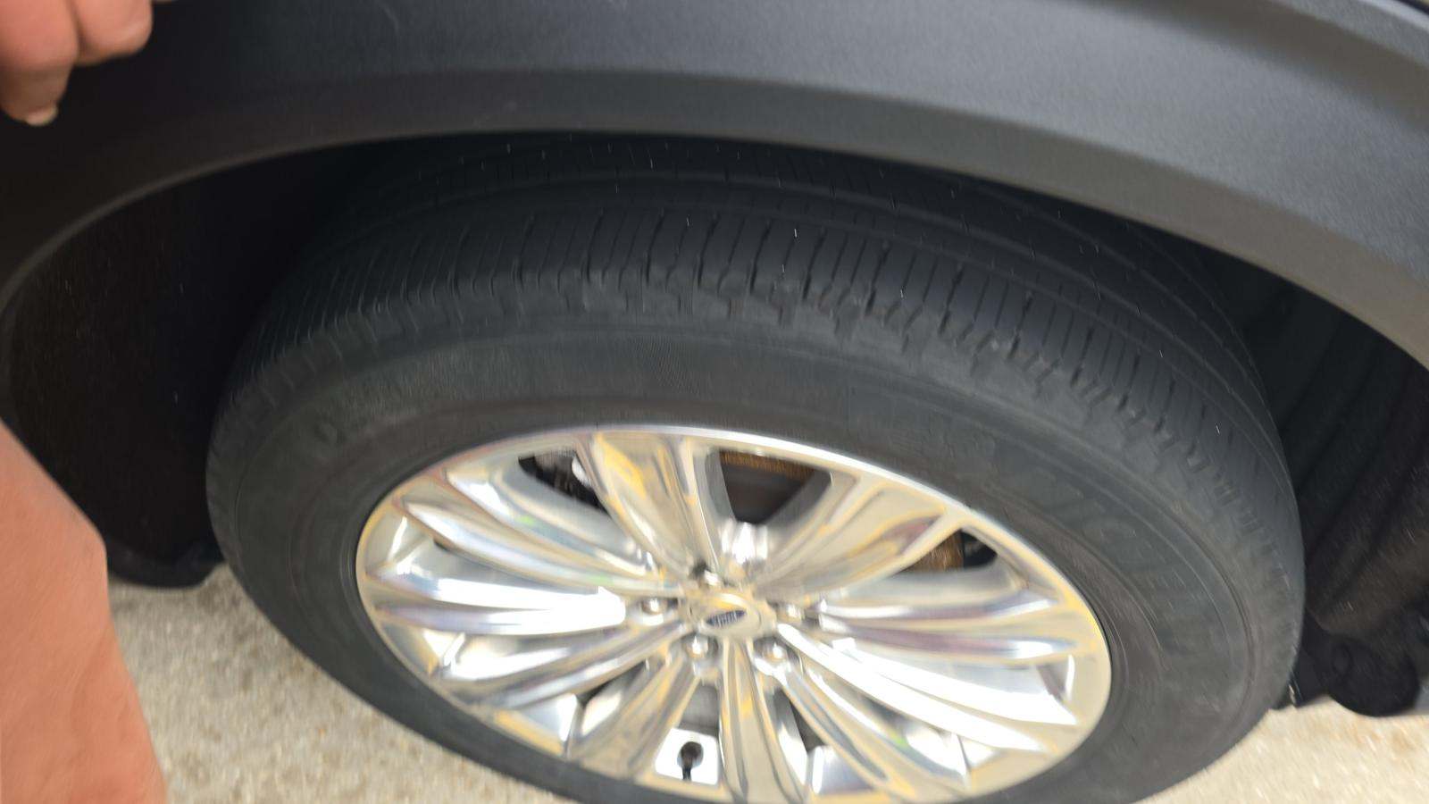 2023 Ford Explorer Hybrid Limited AWD