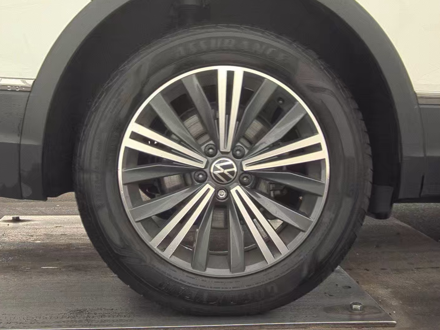 2024 Volkswagen Tiguan 2.0T Wolfsburg Edition FWD