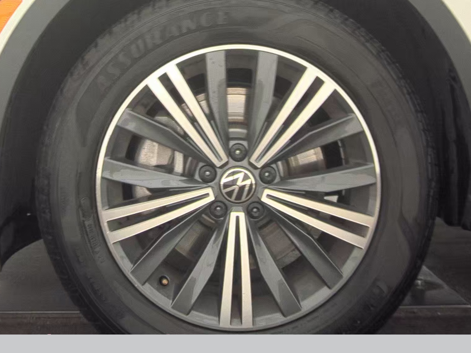 2024 Volkswagen Tiguan 2.0T Wolfsburg Edition FWD