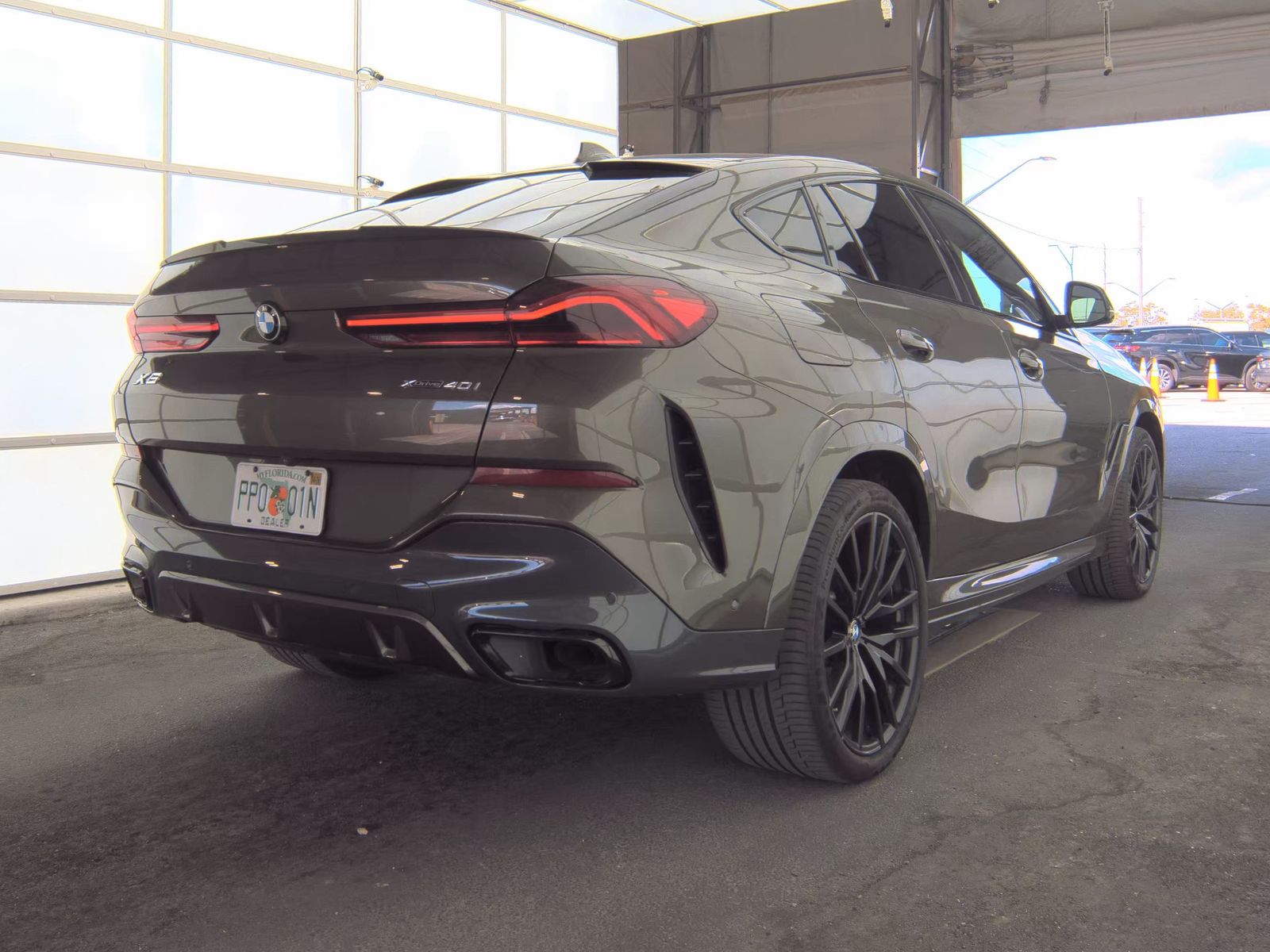 2022 BMW X6 xDrive40i AWD