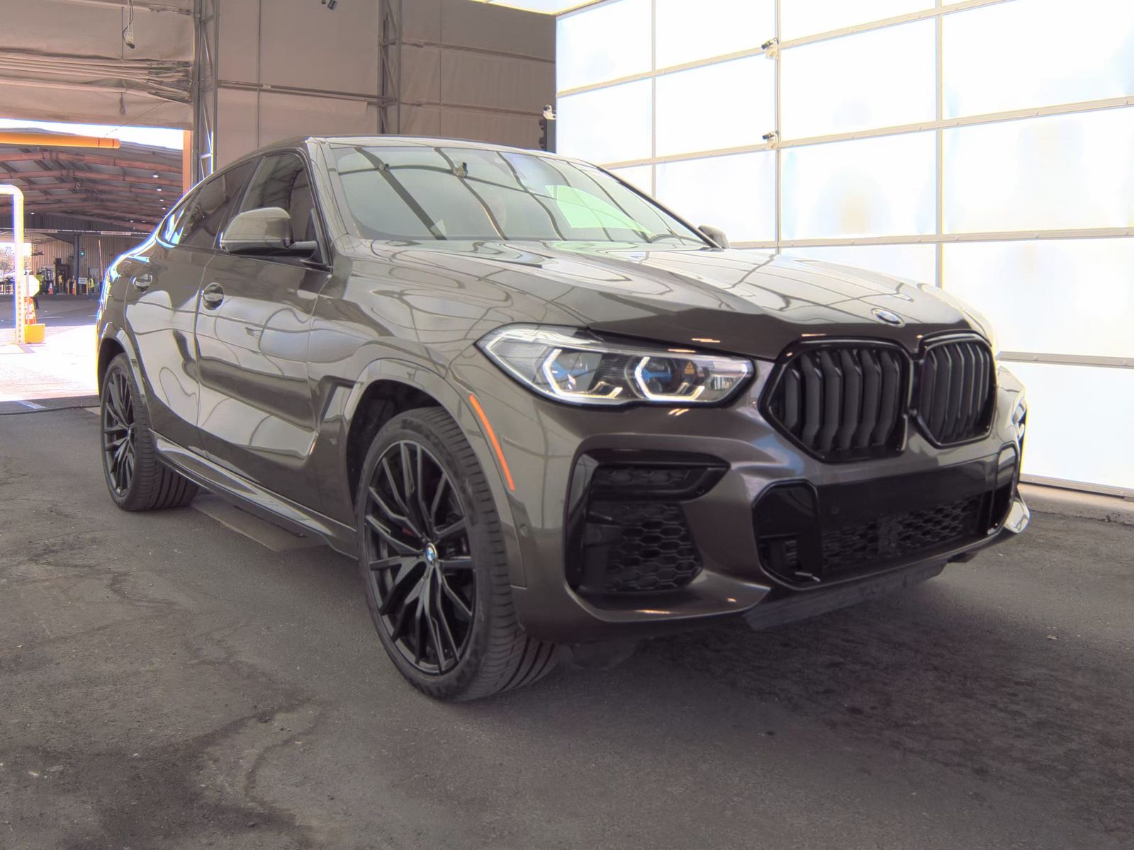 2022 BMW X6 xDrive40i AWD