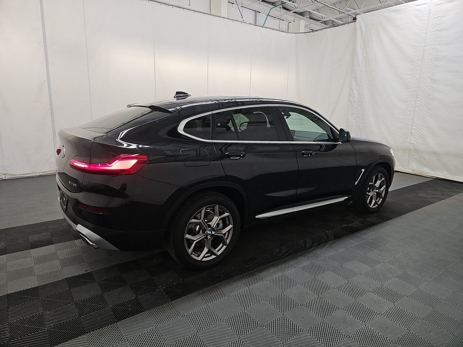 2023 BMW X4 xDrive30i AWD