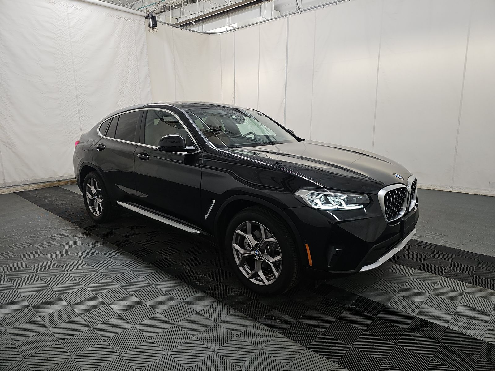 2023 BMW X4 xDrive30i AWD