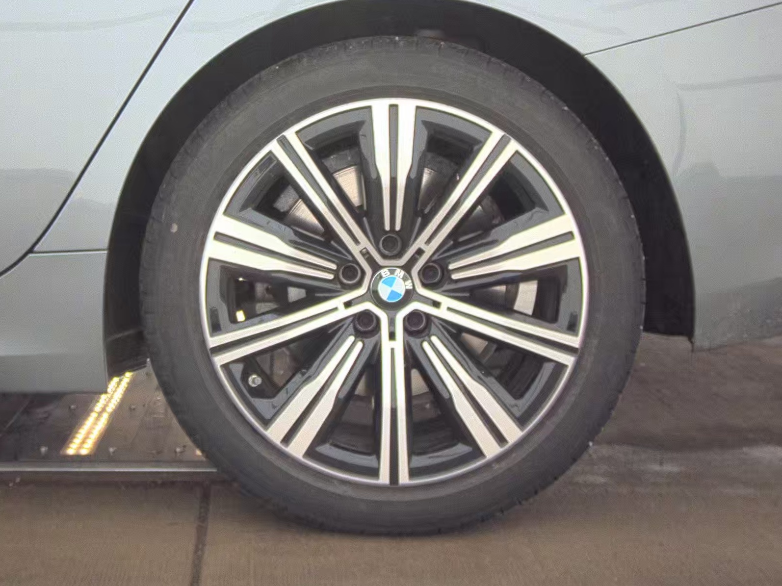 2025 BMW 3 Series 330i xDrive AWD