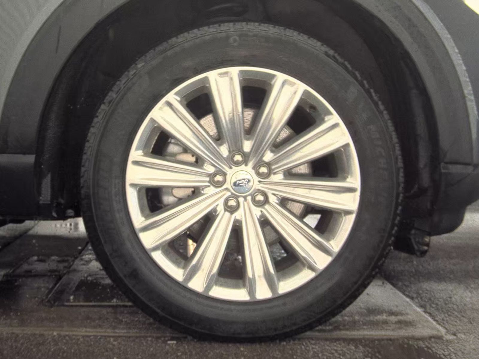 2023 Ford Explorer Hybrid Limited AWD