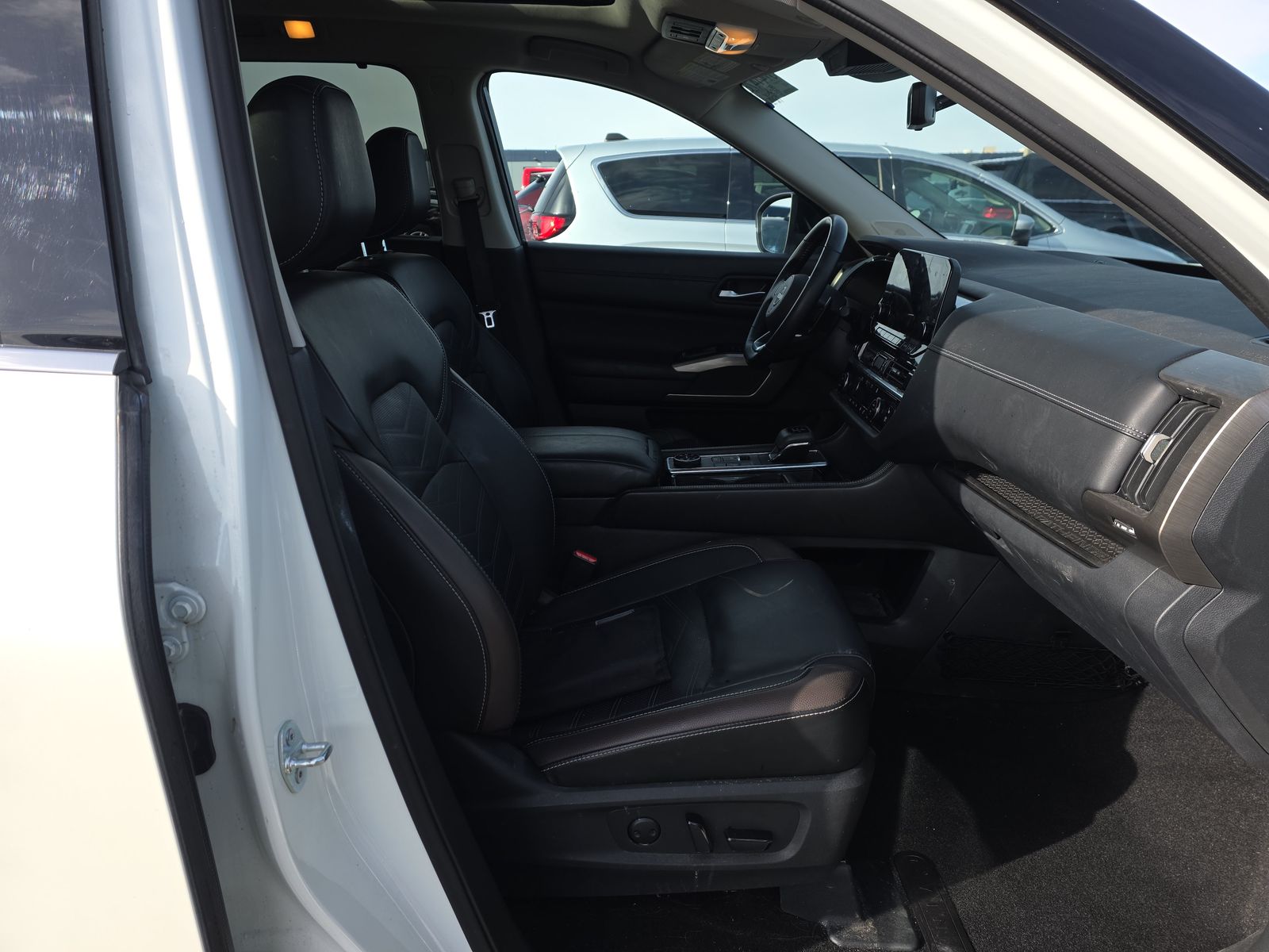 2023 Nissan Pathfinder Platinum AWD